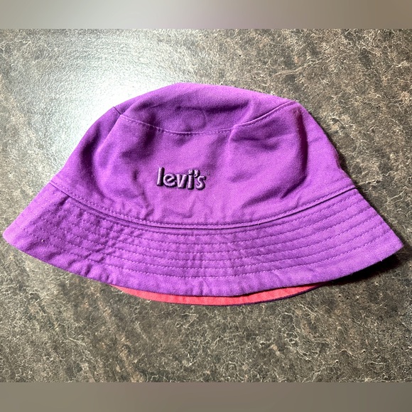 Levi’s Cloche Bucket Hat Purple Maroon Red Size Medium - Picture 4 of 9